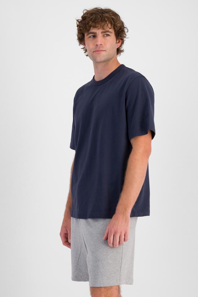 Fletcher (He/Him) wears size M and is 185cm tall with 101cm chest and 81cm waist