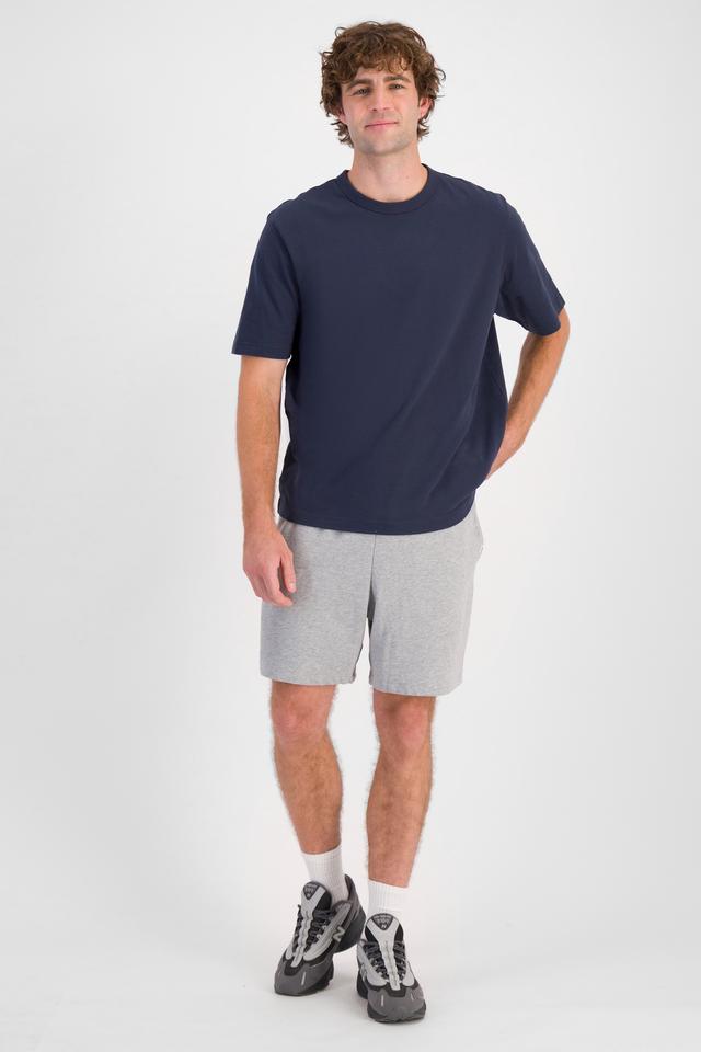 Fletcher (He/Him) wears size M and is 185cm tall with 101cm chest and 81cm waist