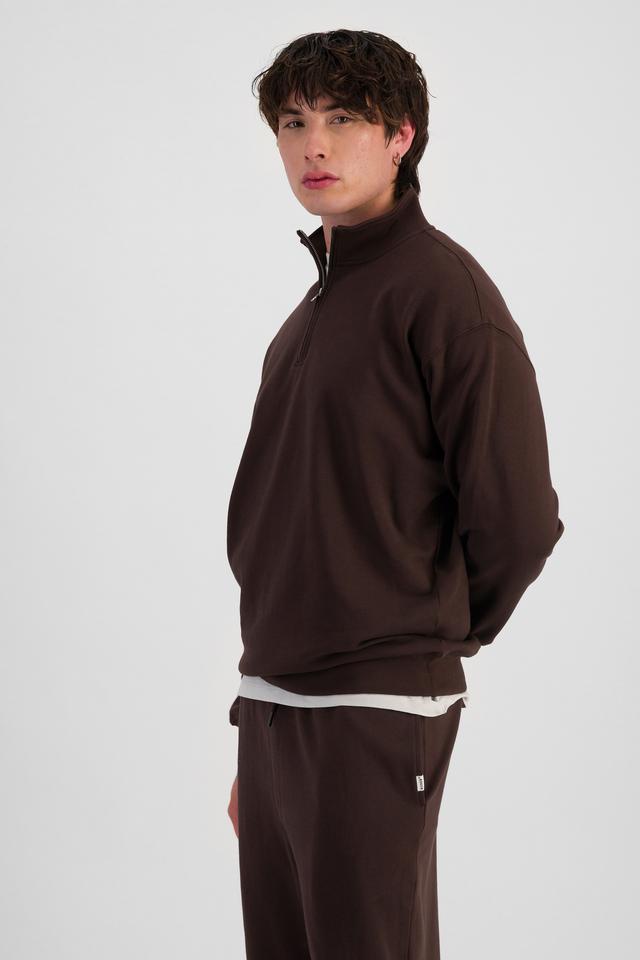 Jai (He/Him) wears size M and is 185cm tall with 92cm chest and 71cm waist