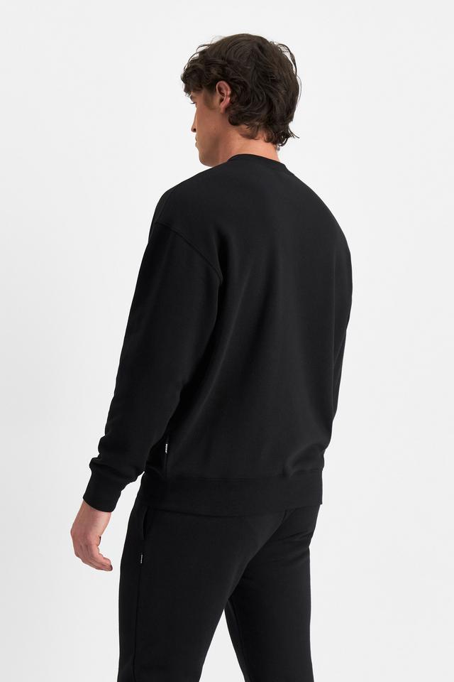 JOSH (He/Him) wears size M and is 185.48cm tall with 99cm chest and 81cm waist