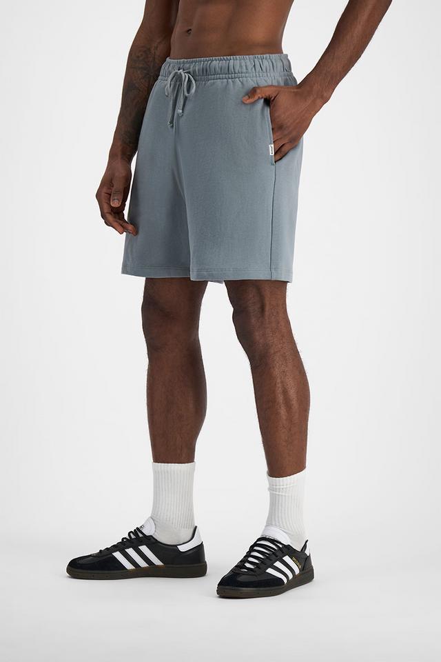 Paoulo (He/Him) wears size Medium and is 188cm tall with 98cm chest and 79cm waist