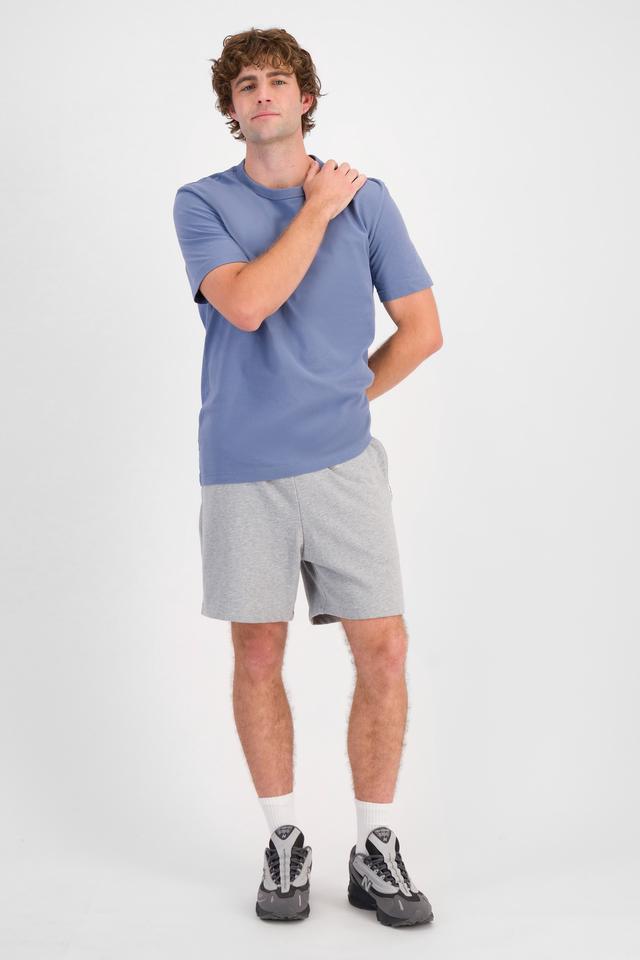 Fletcher (He/Him) wears size M and is 185cm tall with 101cm chest and 81cm waist