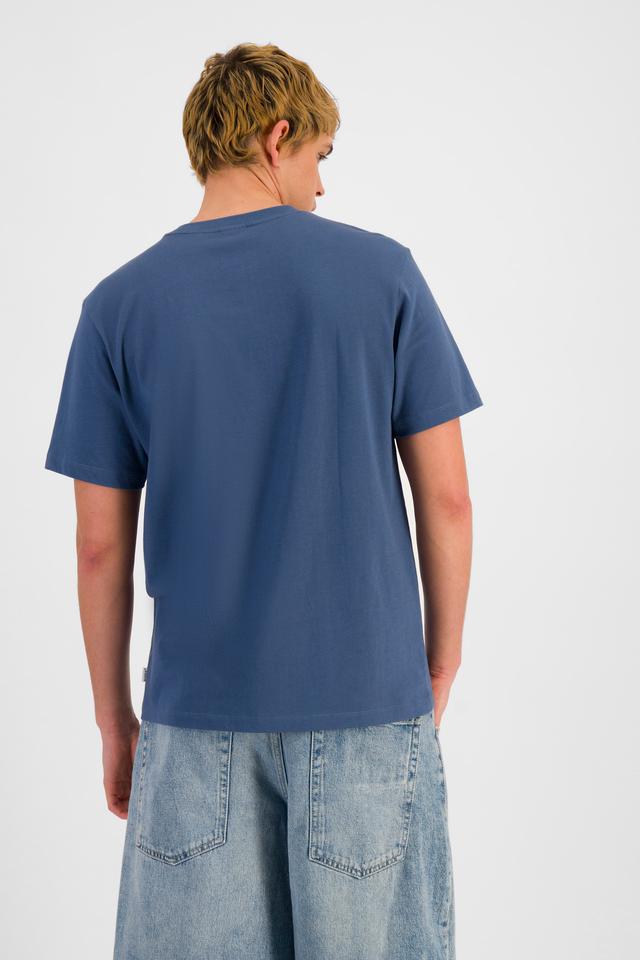 TOBIAS (He/Him) wears size M and is 187cm tall with 93cm chest and 78cm waist