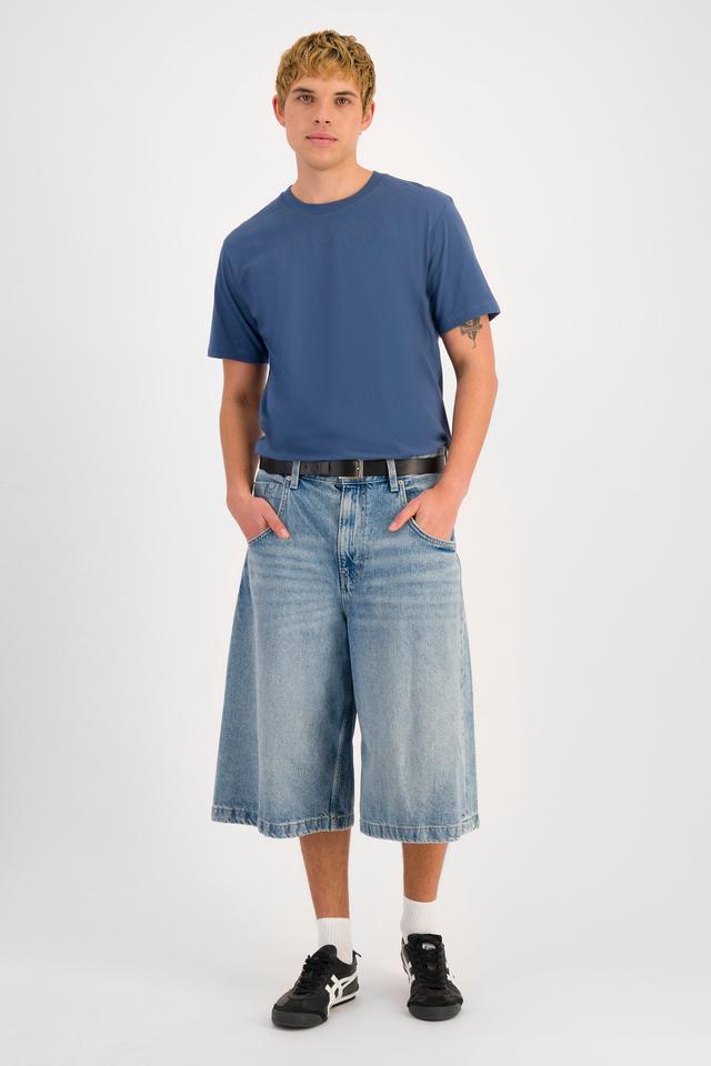 TOBIAS (He/Him) wears size M and is 187cm tall with 93cm chest and 78cm waist