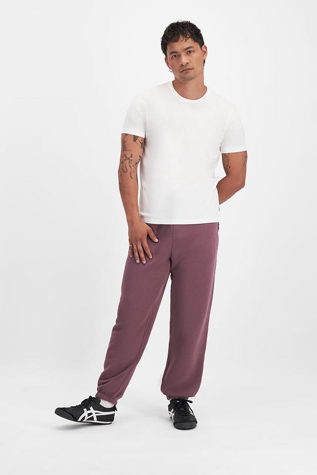 Carl-Michael (He/Him) wears size Medium and is 186cm tall with 97cm chest and 83cm waist