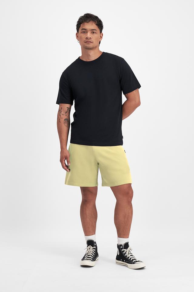 Carl-Michael (He/Him) wears size Medium and is 186cm tall with 97cm chest and 83cm waist