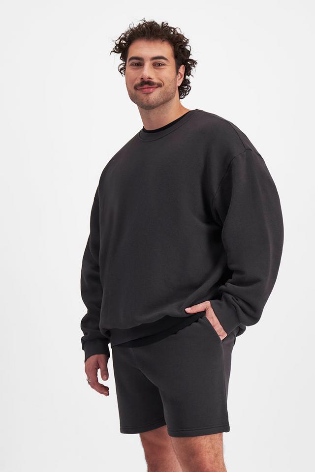 Sam (He/Him) wears size XL and is 178cm tall with 112cm chest