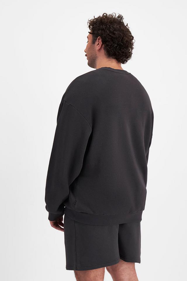 Sam (He/Him) wears size XL and is 178cm tall with 112cm chest