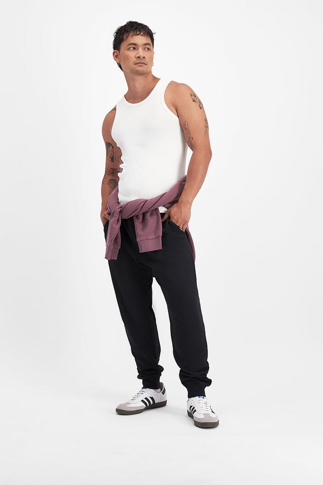 Carl-Michael (He/Him) wears size Medium and is 186cm tall with 97cm chest and 83cm waist