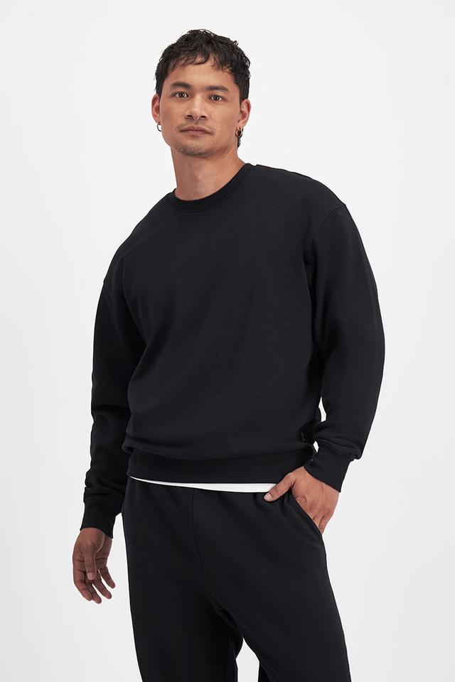 Carl-Michael (He/Him) wears size Medium and is 186cm tall with 97cm chest and 83cm waist