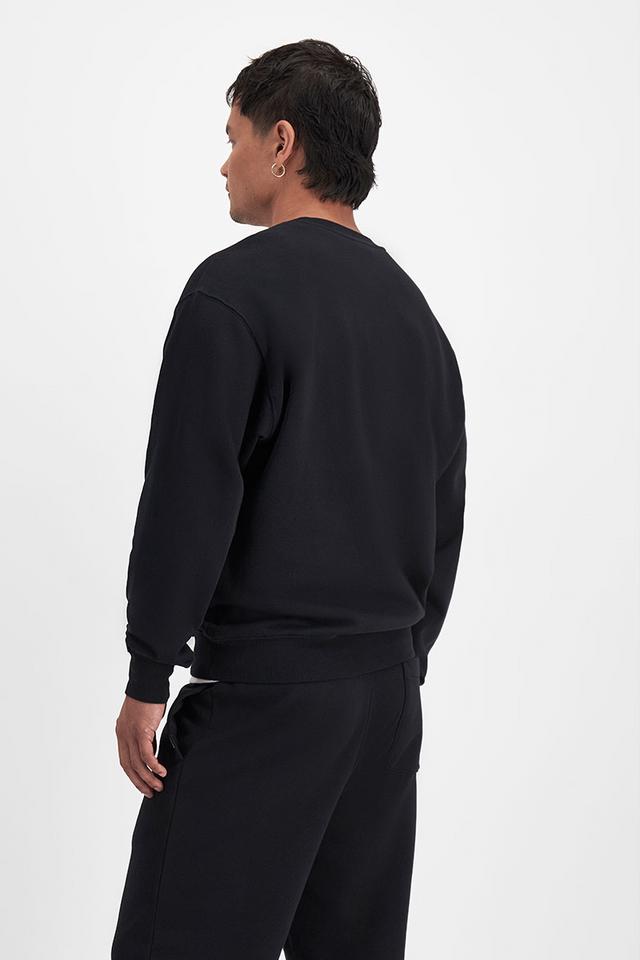 Carl-Michael (He/Him) wears size Medium and is 186cm tall with 97cm chest and 83cm waist