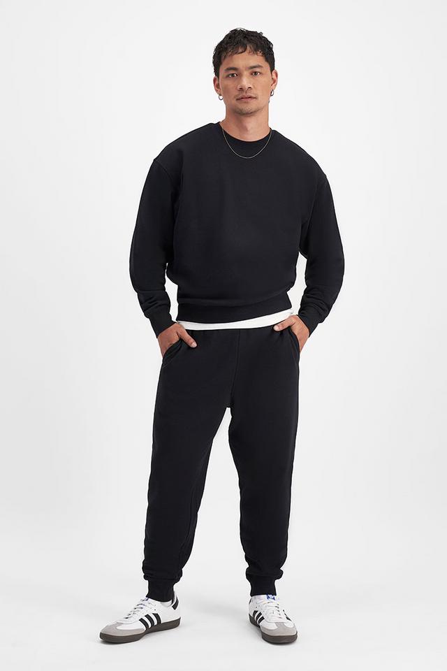 Carl-Michael (He/Him) wears size Medium and is 186cm tall with 97cm chest and 83cm waist