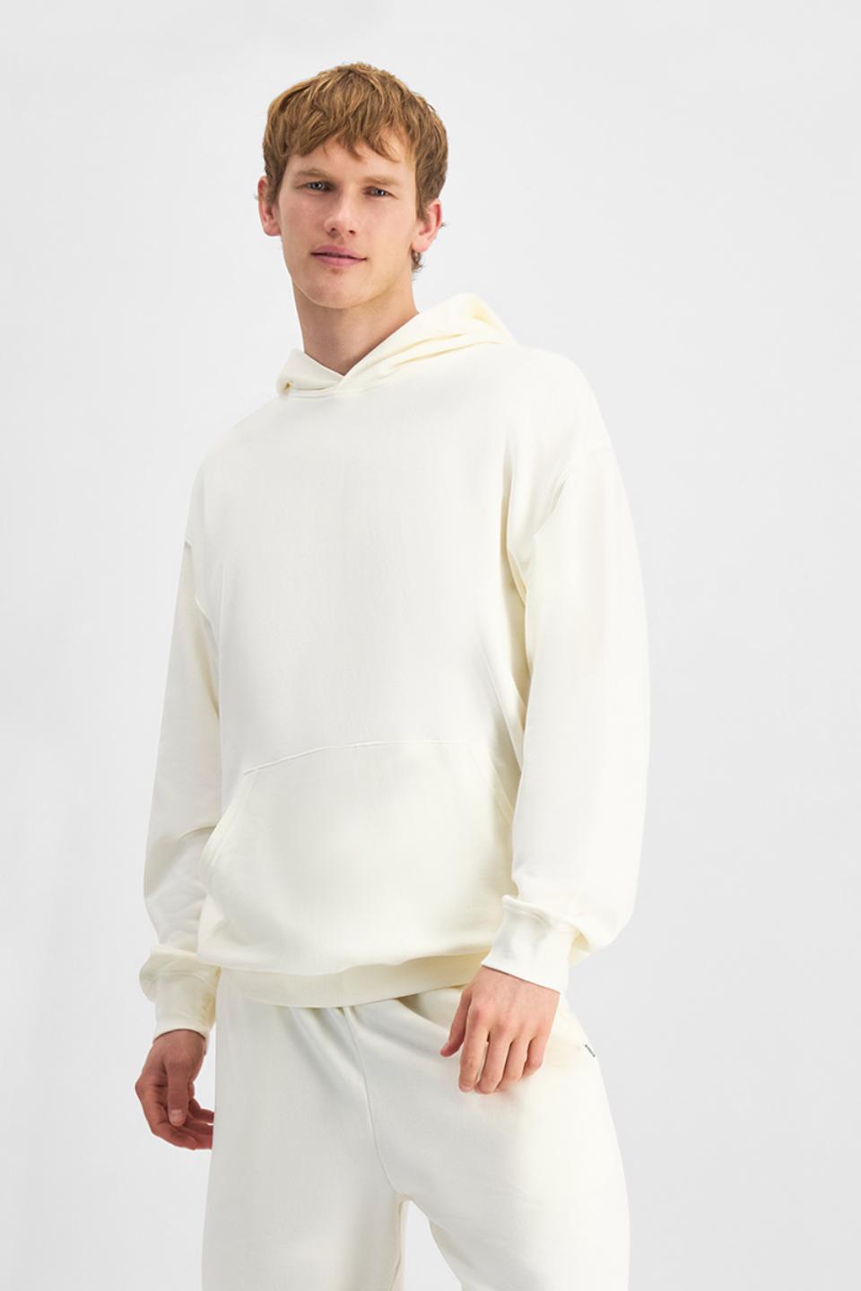 Max (He/Him) wears size Medium and is 189cm tall with 90cm chest and 73cm waist