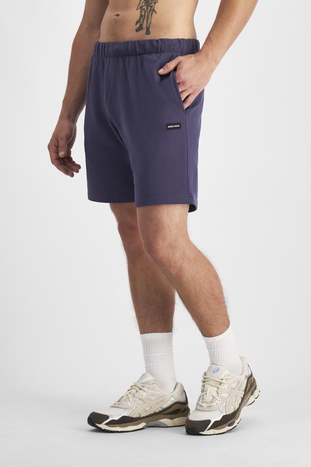 JOSH (He/Him) wears size M and is 185.48cm tall with 99cm chest and 81cm waist