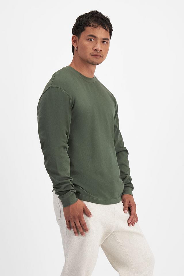 Carl-Michael (He/Him) wears size Medium and is 186cm tall with 97cm chest and 83cm waist
