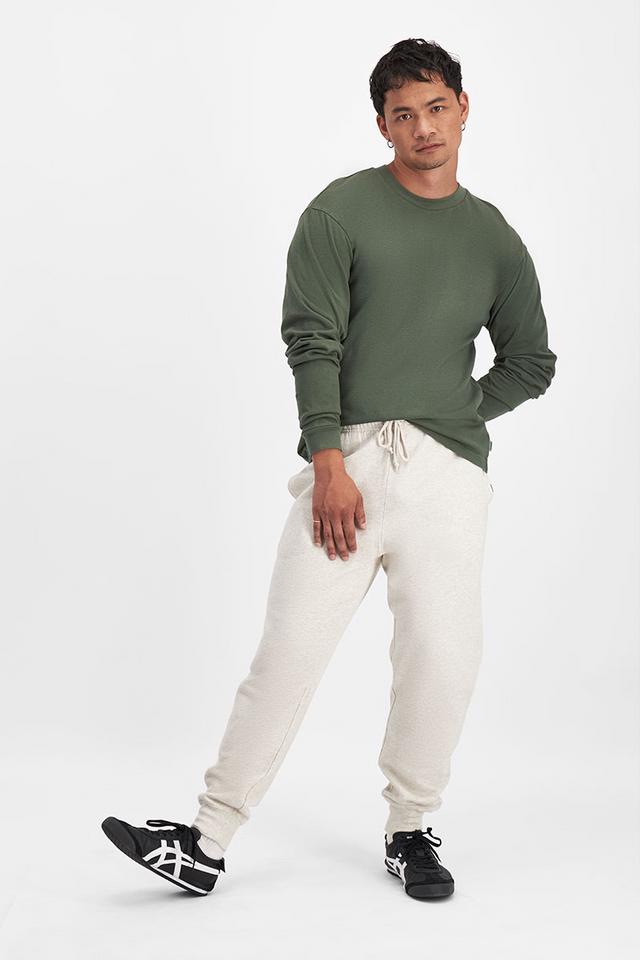 Carl-Michael (He/Him) wears size Medium and is 186cm tall with 97cm chest and 83cm waist