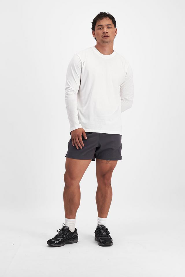 Carl-Michael (He/Him) wears size Medium and is 186cm tall with 97cm chest and 83cm waist
