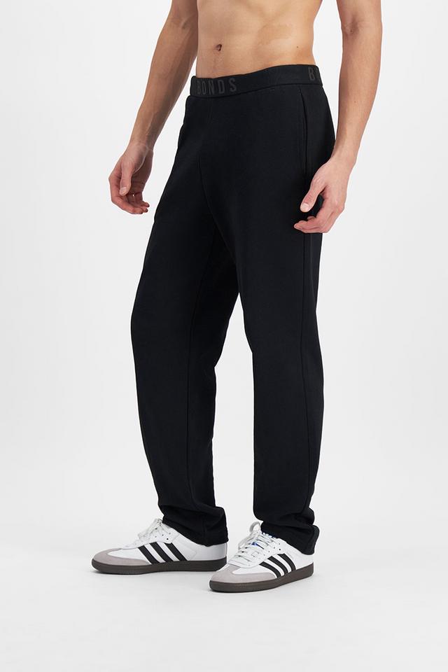 Xin (He/Him) wears size Medium and is 184cm tall