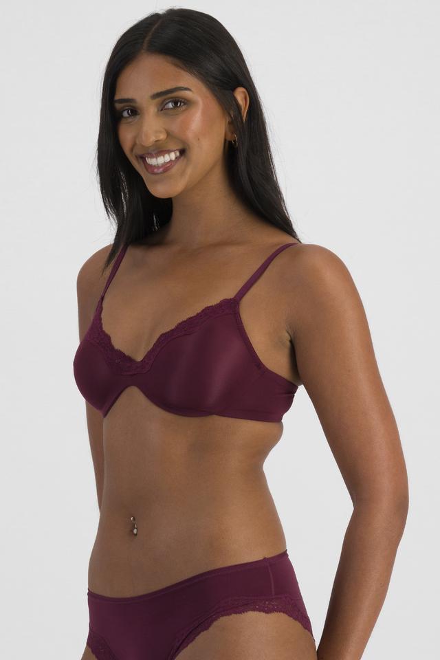 NAYA (She/Her) wears size 12B and is 174cm tall with 80cm chest and 63cm waist
