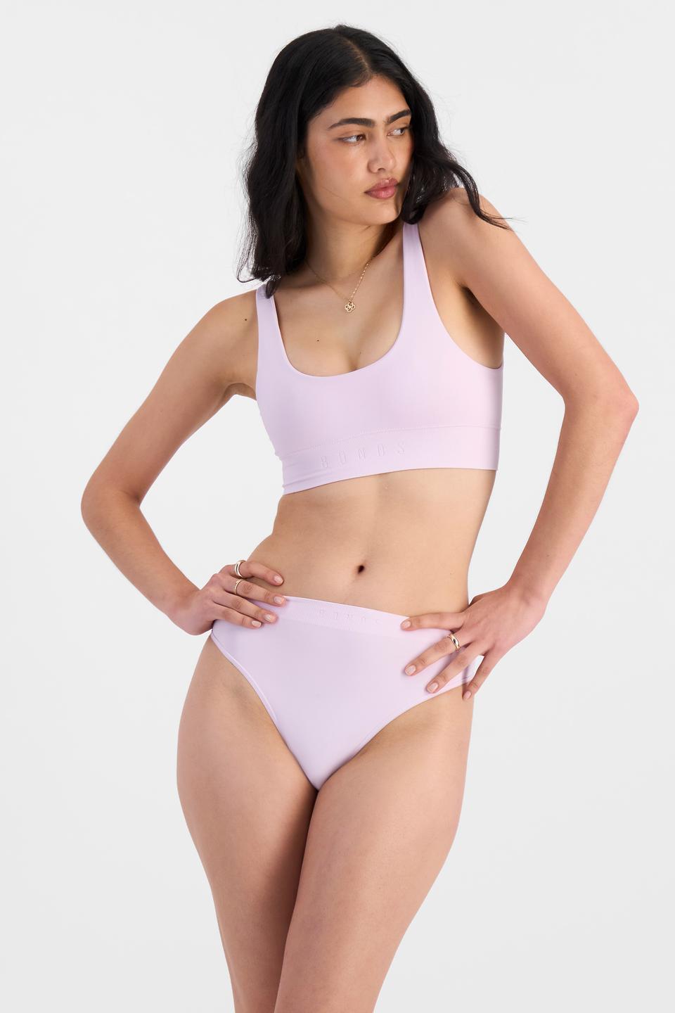 Tiana (She/Her) wears size 10 and is 176cm tall with cm chest and cm waist