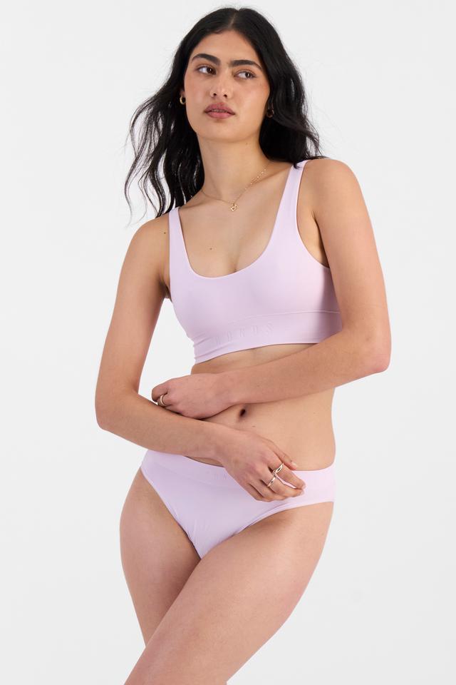 Tiana (She/Her) wears size 10 and is 176cm tall with cm chest and cm waist