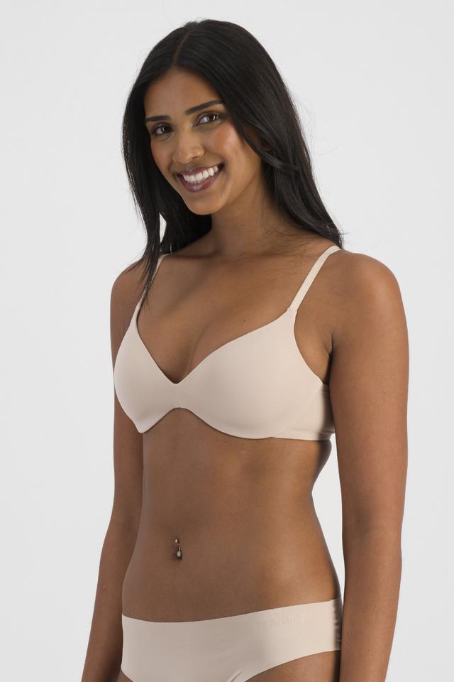 NAYA (She/Her) wears size 12B and is 174cm tall with 80cm chest and 63cm waist