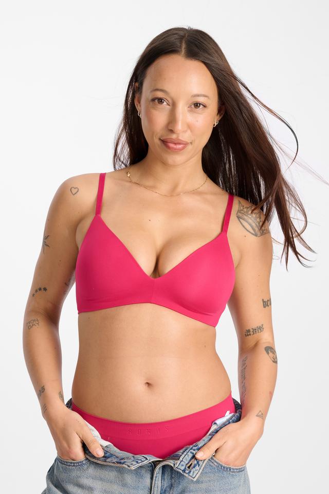Mon (She/Her) wears size 10 and is 165cm tall with 84cm chest and 63cm waist