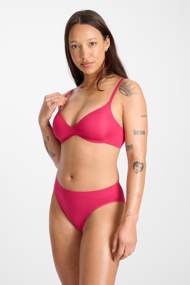 Mon (She/Her) wears size 10 and is 165cm tall with 84cm chest and 63cm waist