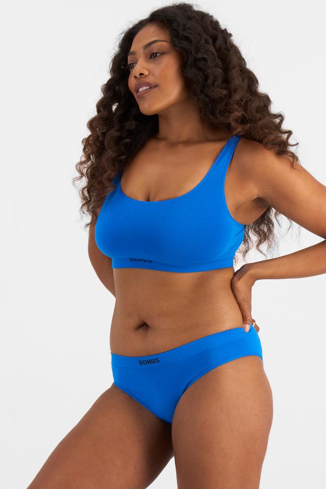 Camryn (She/Her) wears size 10 and is 106cm tall with 95cm chest and 74cm waist
