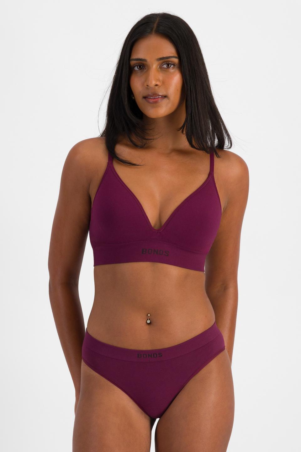 NAYA (She/Her) wears size 10 and is 174cm tall with 80cm chest and 63cm waist