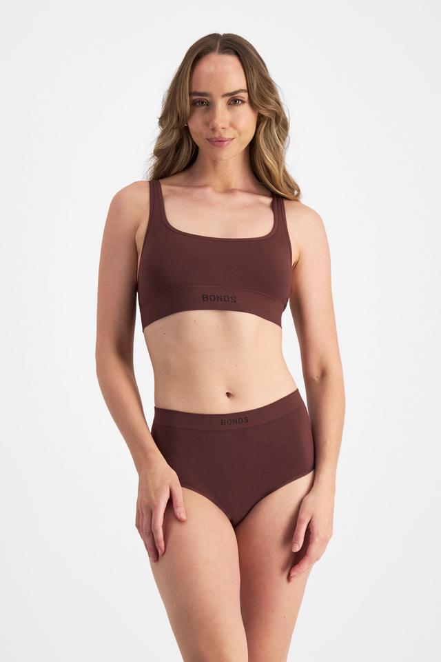 Ella (She/Her) wears size L and is 171cm tall with 93cm chest and 76cm waist