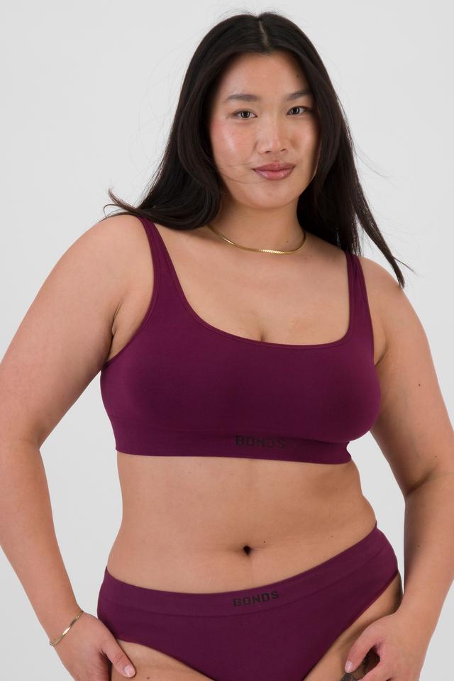 Chloe (She/Her) wears size 14 and is 165cm tall with 95cm chest and 78cm waist
