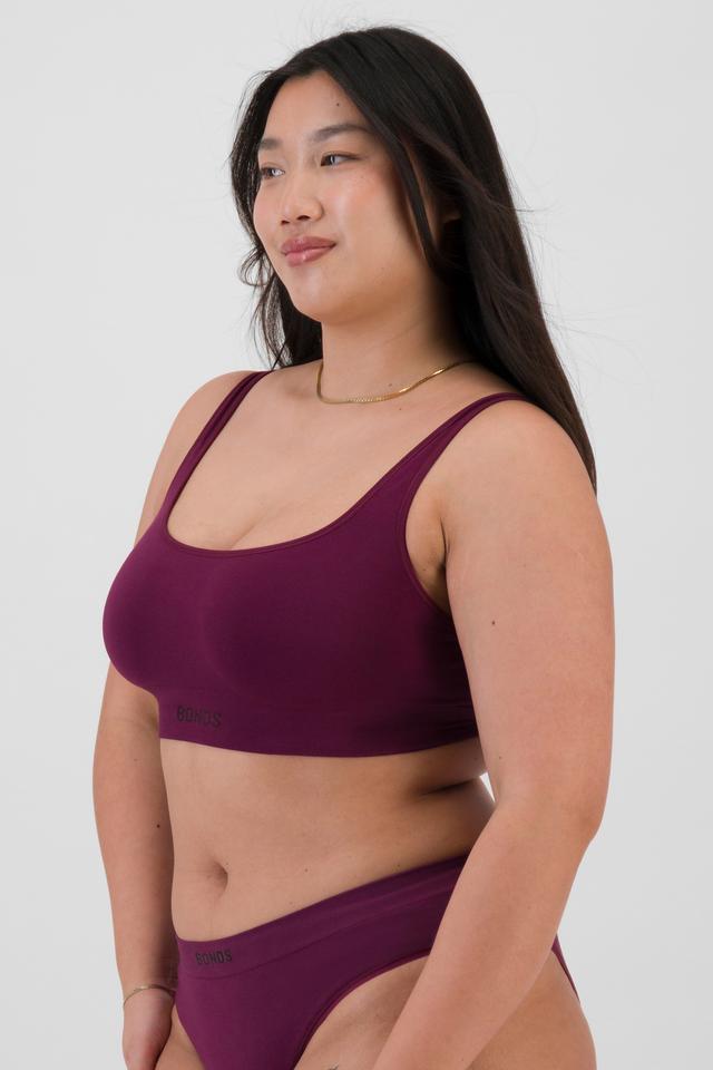 Chloe (She/Her) wears size 14 and is 165cm tall with 95cm chest and 78cm waist