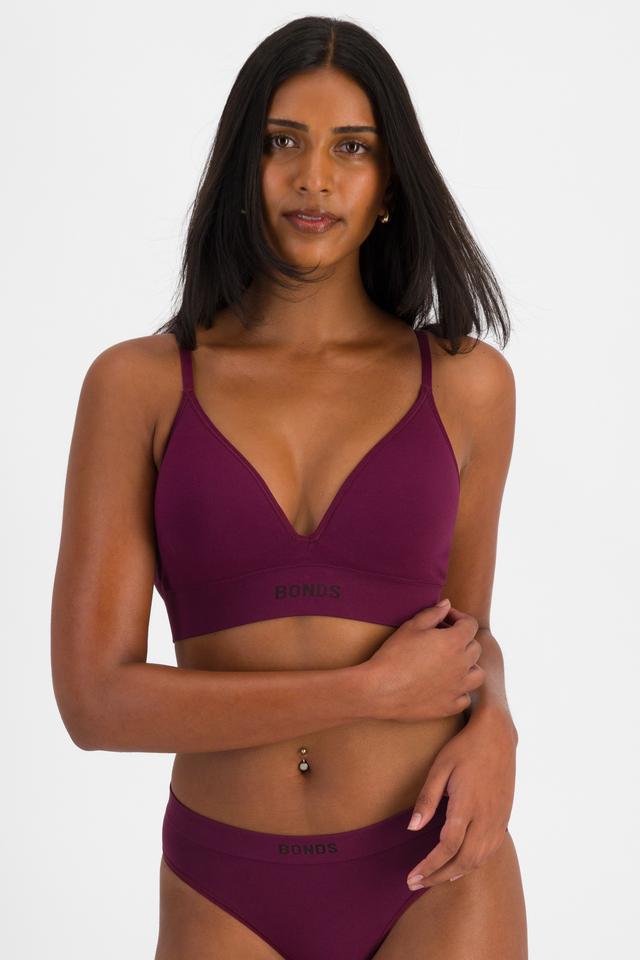 NAYA (She/Her) wears size 12 and is 174cm tall with 80cm chest and 63cm waist