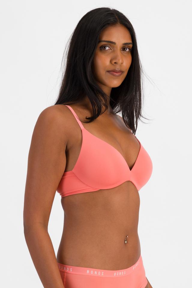 NAYA (She/Her) wears size 12B and is 174cm tall with 80cm chest and 63cm waist