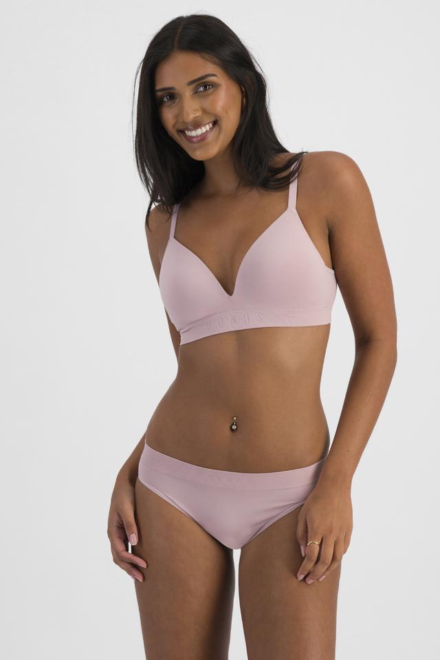 NAYA (She/Her) wears size 12B and is 174cm tall with 80cm chest and 63cm waist