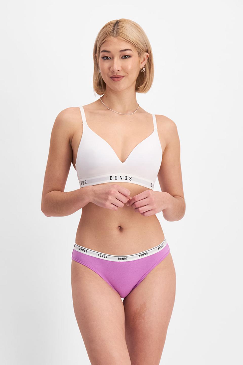 Rhiannan (She/Her) wears size 10 and is 175cm tall