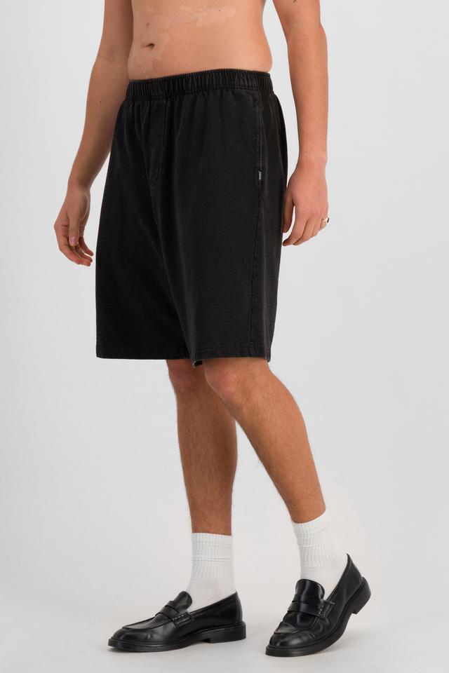 TOBIAS (He/Him) wears size M and is 187cm tall with 93cm chest and 78cm waist