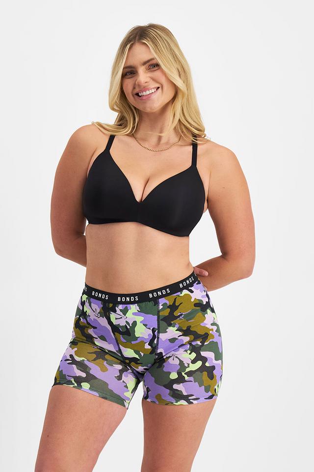 Zoe (She/Her) wears size 14 and is 170cm tall with 98cm chest and 85cm waist