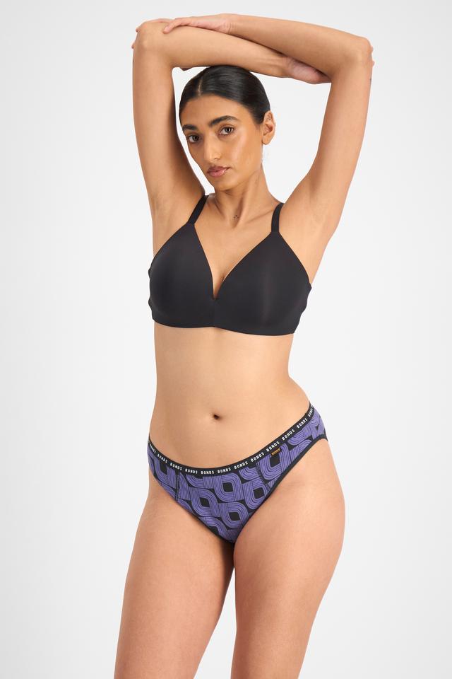Mancie (She/Her) wears size 14 and is 178cm tall with 84cm chest and 71cm waist