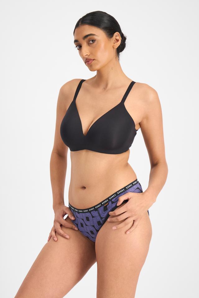 Mancie (She/Her) wears size 14 and is 178cm tall with 84cm chest and 71cm waist