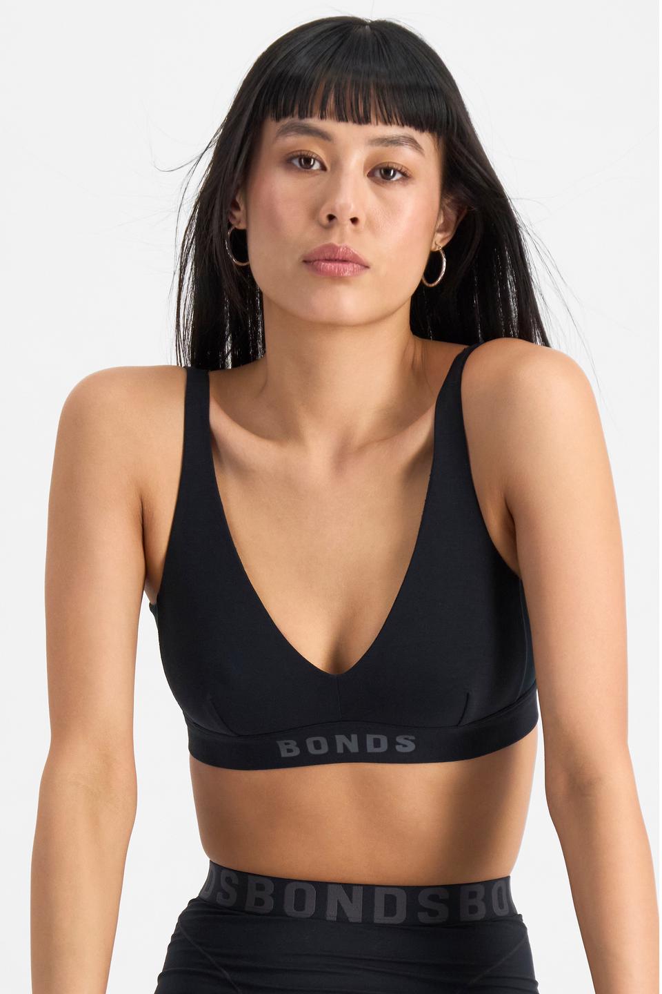 Nancy (She/Her) wears size S and is 170cm tall with 82cm chest and 64cm waist