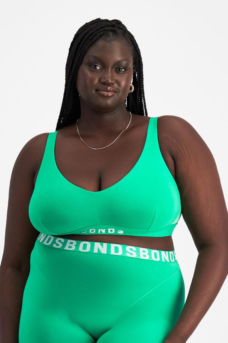 Nyapal (She/Her) wears size 18 and is 182cm tall with 121cm chest and 111cm waist