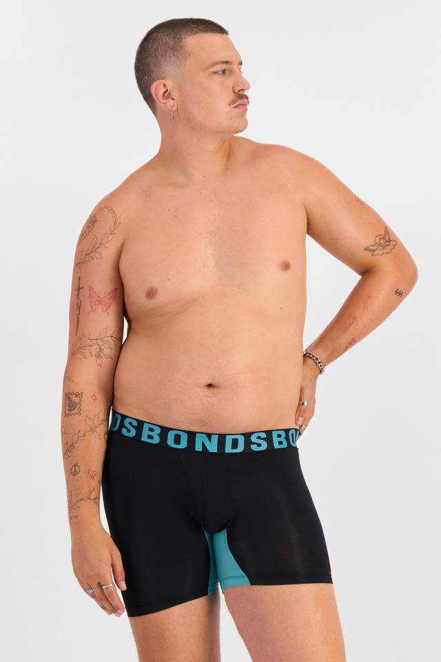 Jake (He/Him) wears size XL and is 195cm tall with 115.57cm chest and 106.68cm waist