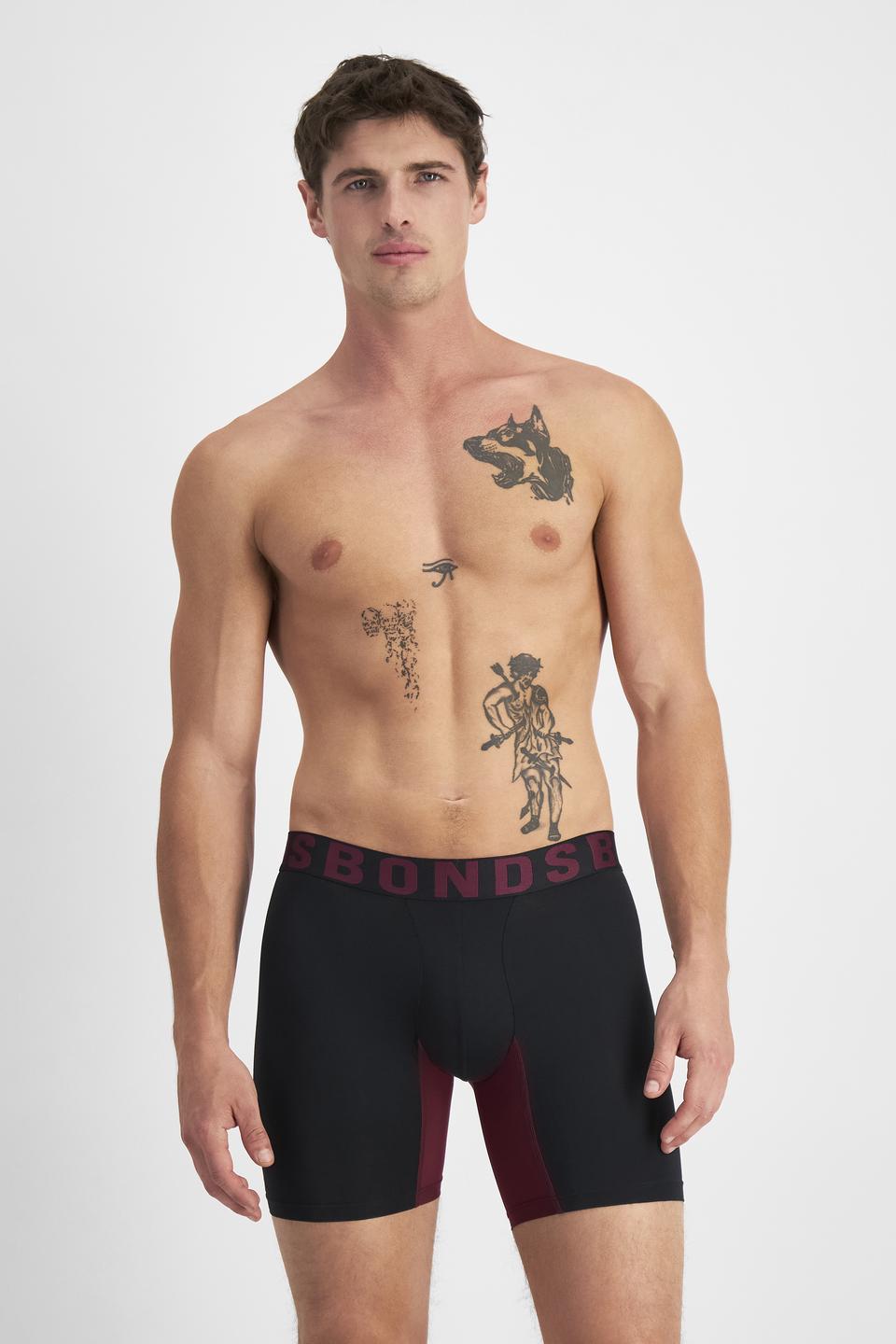 JOSH (He/Him) wears size M and is 185.48cm tall with 99cm chest and 81cm waist