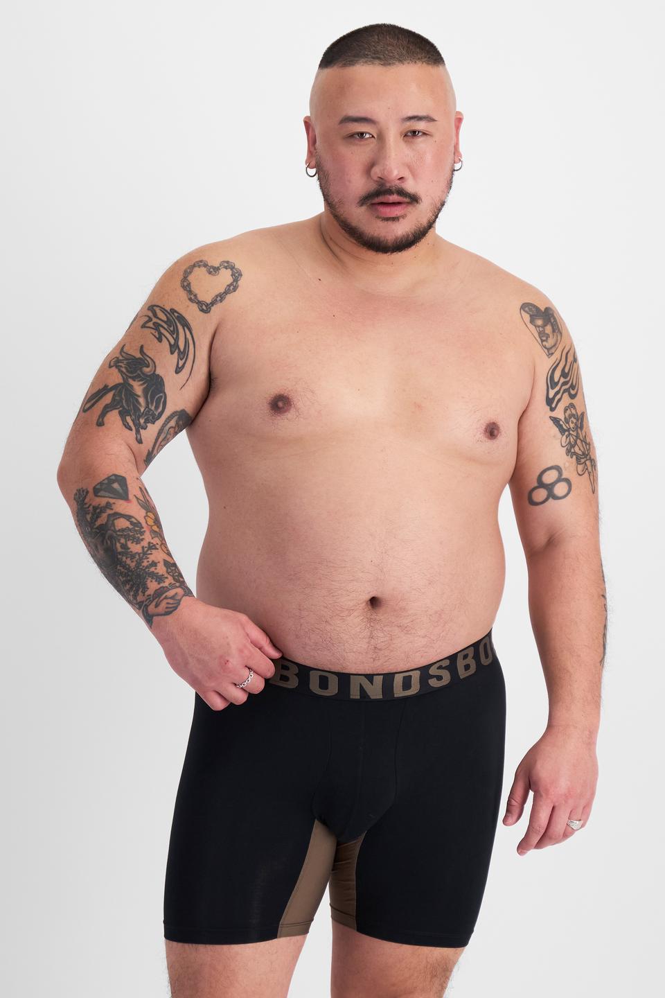 Mike (He/Him) wears size XL and is 180cm tall with 120cm chest and 96cm waist