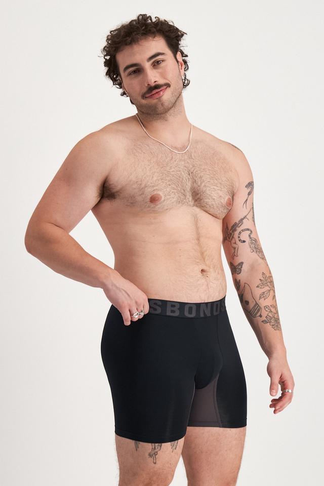 Sam (He/Him) wears size XL and is 178cm tall with 112cm chest