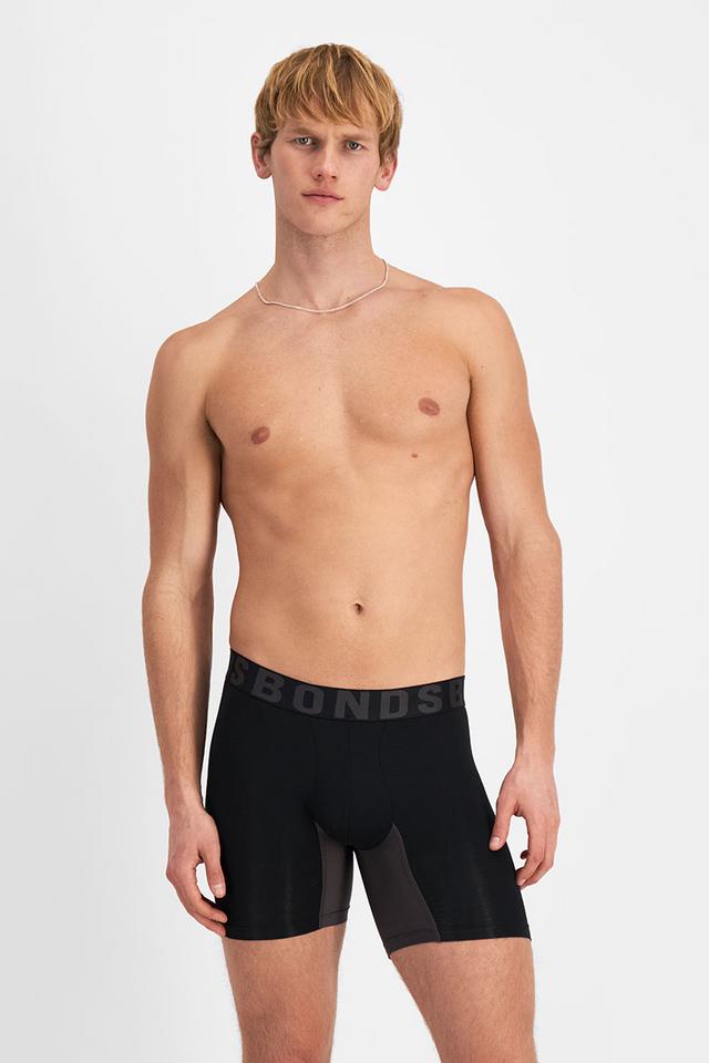Max (He/Him) wears size Medium and is 189cm tall with 90cm chest and 73cm waist