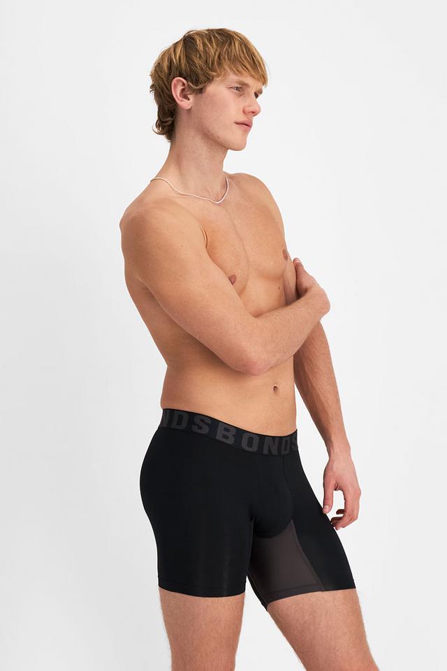 Max (He/Him) wears size Medium and is 189cm tall with 90cm chest and 73cm waist