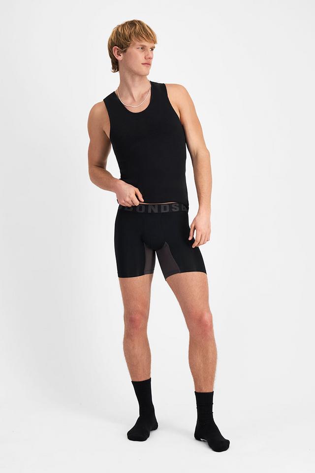 Max (He/Him) wears size Medium and is 189cm tall with 90cm chest and 73cm waist
